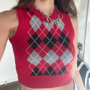 [SOLD] y2k red cropped gingham sweater vest